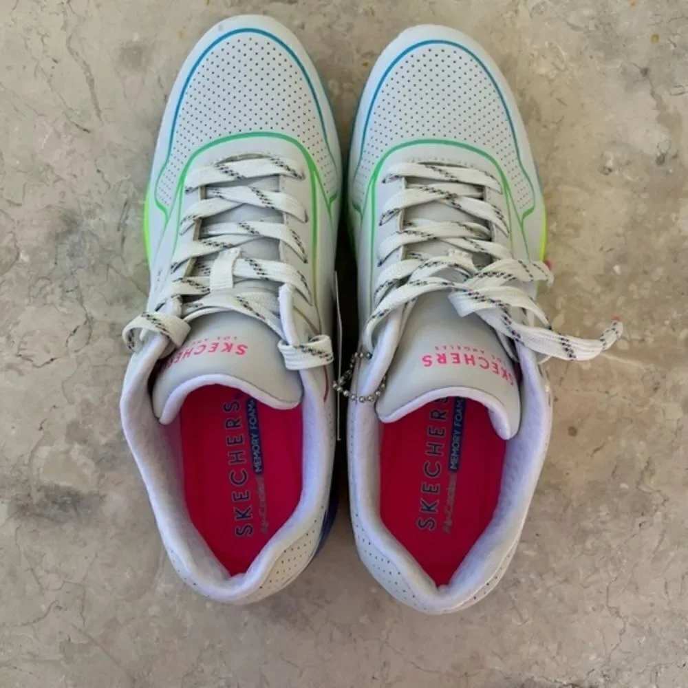NWOT Uno Pop of Sunshine‎ Women's Skecher's Sneakers Size 7